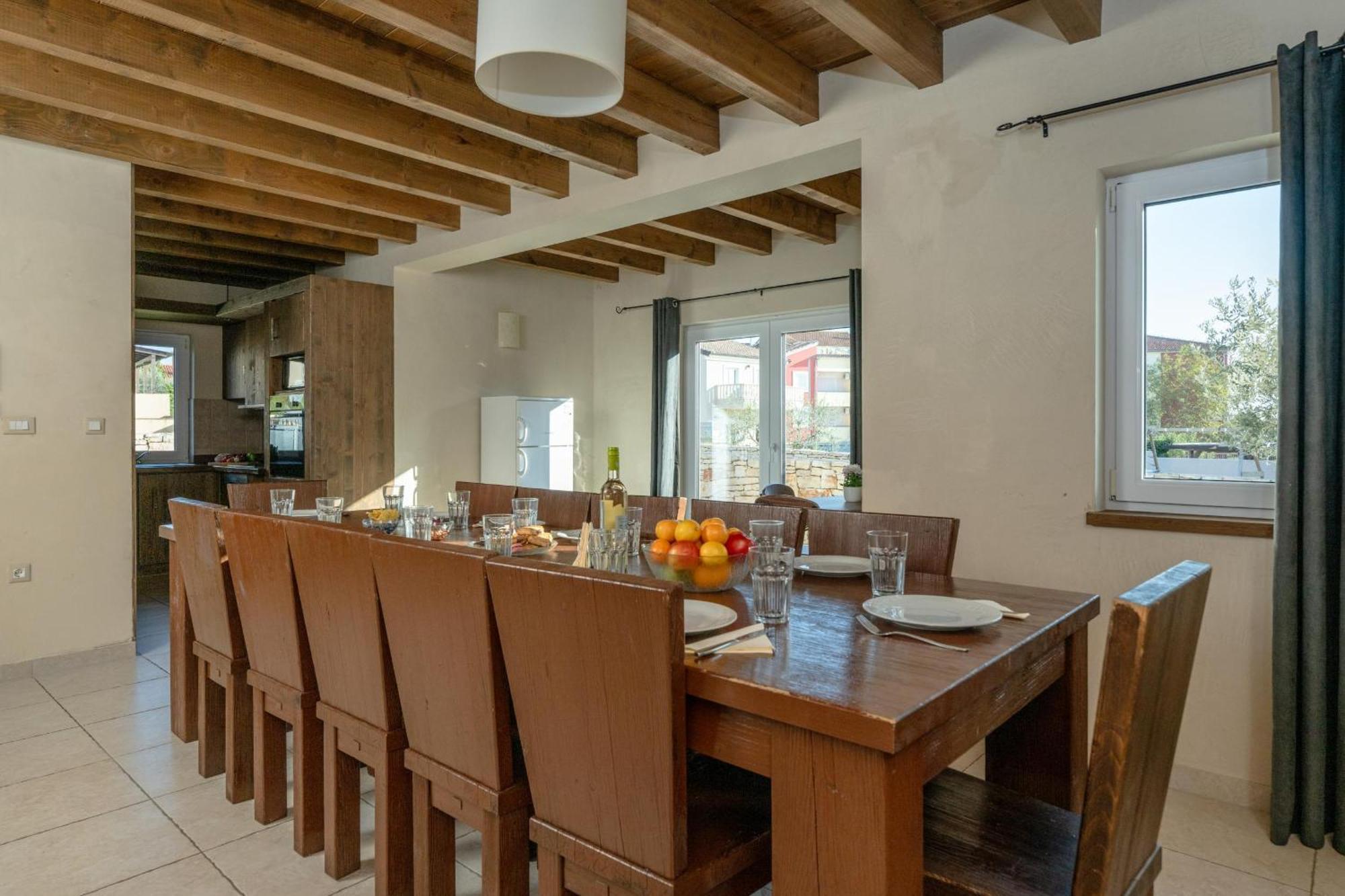 Villa Castagna Near The Sea With Private Pool And Sauna Premantura Eksteriør billede