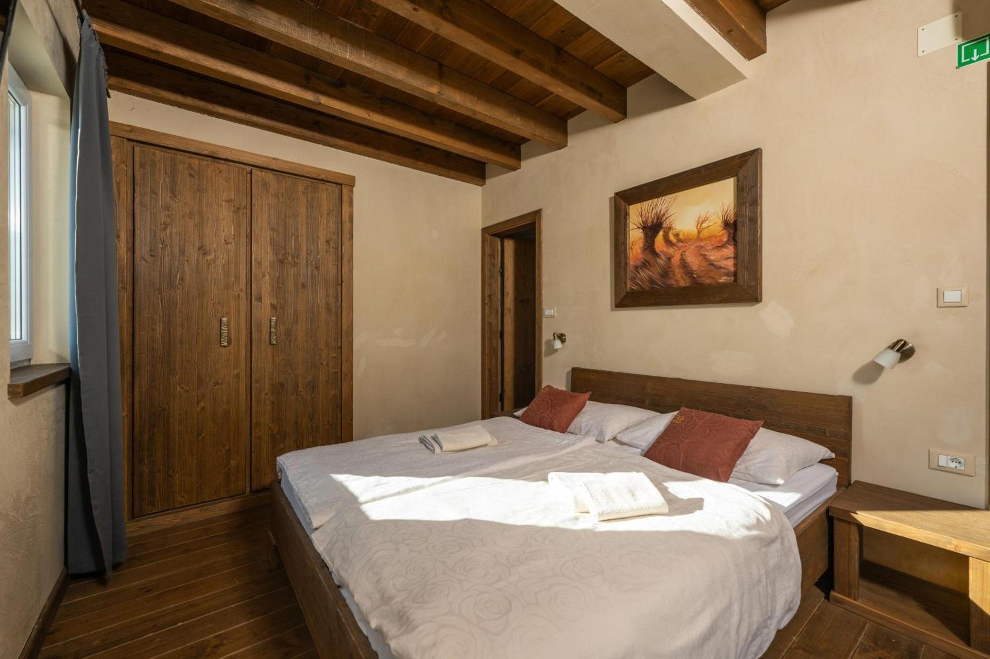 Villa Castagna Near The Sea With Private Pool And Sauna Premantura Eksteriør billede
