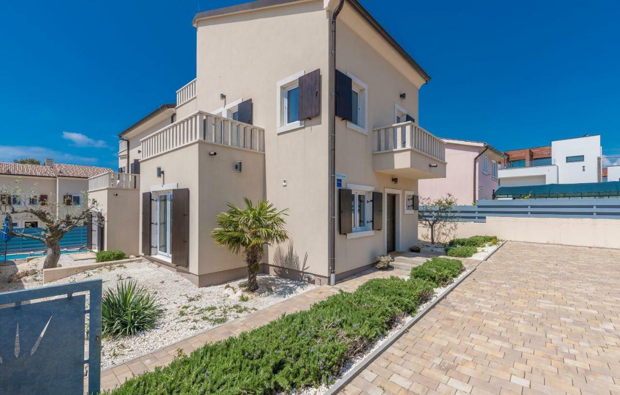 Villa Castagna Near The Sea With Private Pool And Sauna Premantura Eksteriør billede